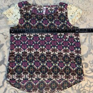 Sz XS Target Xhilaration Pattern Blouse with Cream Lace Sleece Detail